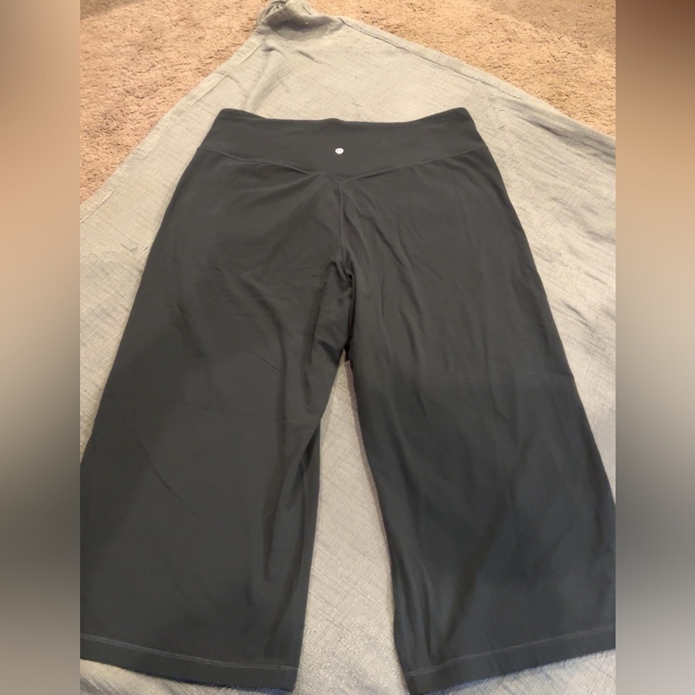 Lululemon capris